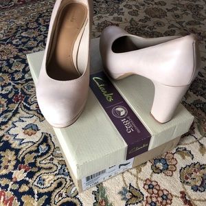 Clarks Jenness Glory nude leather